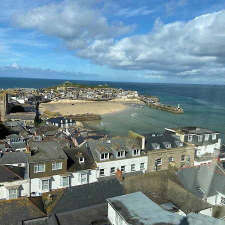 The Penthouse Apartment With An 18Ft By 14Ft Balcony With Amazing Views Over St Ives Harbour And Bay Perfect From Alfresco Dining And Sunbathing, Onsite Parking, Larger Groups Book Our Connecting Apartments Exteriör bild