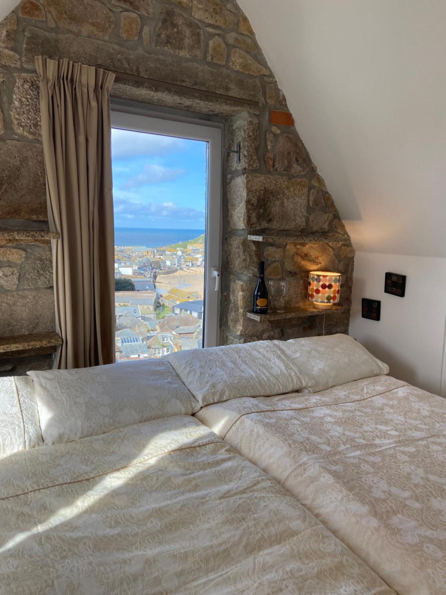 The Penthouse Apartment With An 18Ft By 14Ft Balcony With Amazing Views Over St Ives Harbour And Bay Perfect From Alfresco Dining And Sunbathing, Onsite Parking, Larger Groups Book Our Connecting Apartments Exteriör bild
