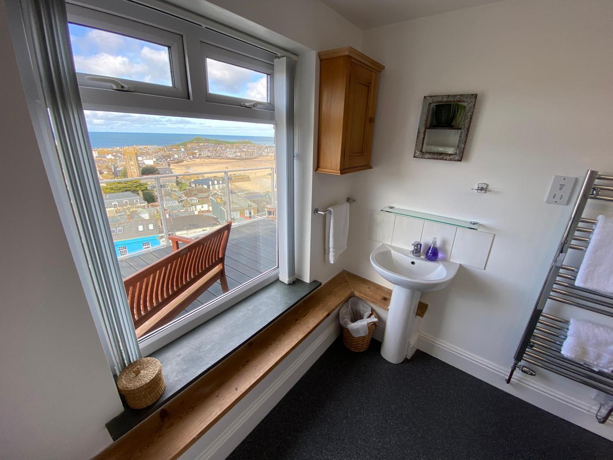 The Penthouse Apartment With An 18Ft By 14Ft Balcony With Amazing Views Over St Ives Harbour And Bay Perfect From Alfresco Dining And Sunbathing, Onsite Parking, Larger Groups Book Our Connecting Apartments Exteriör bild