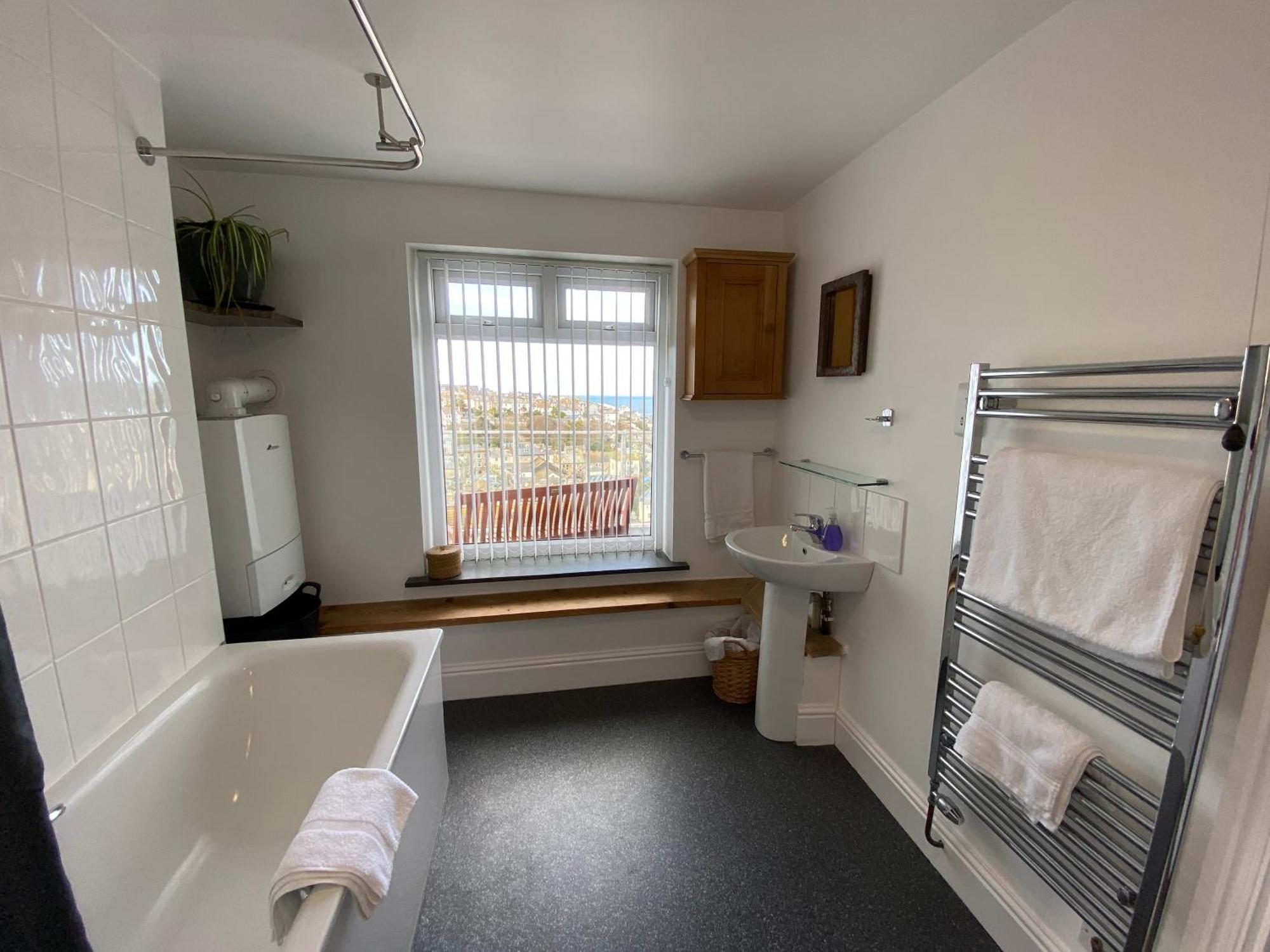 The Penthouse Apartment With An 18Ft By 14Ft Balcony With Amazing Views Over St Ives Harbour And Bay Perfect From Alfresco Dining And Sunbathing, Onsite Parking, Larger Groups Book Our Connecting Apartments Exteriör bild